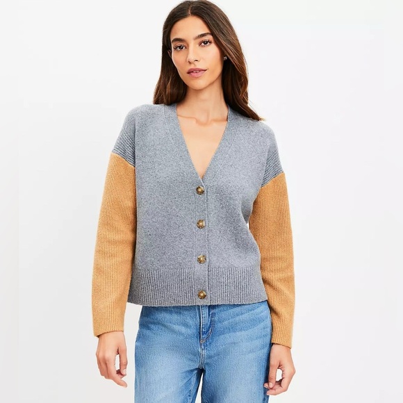 NWT Loft Colorblock Ribbed Sleeve V-Neck Cardigan Sweater Size Small. - Picture 1 of 7